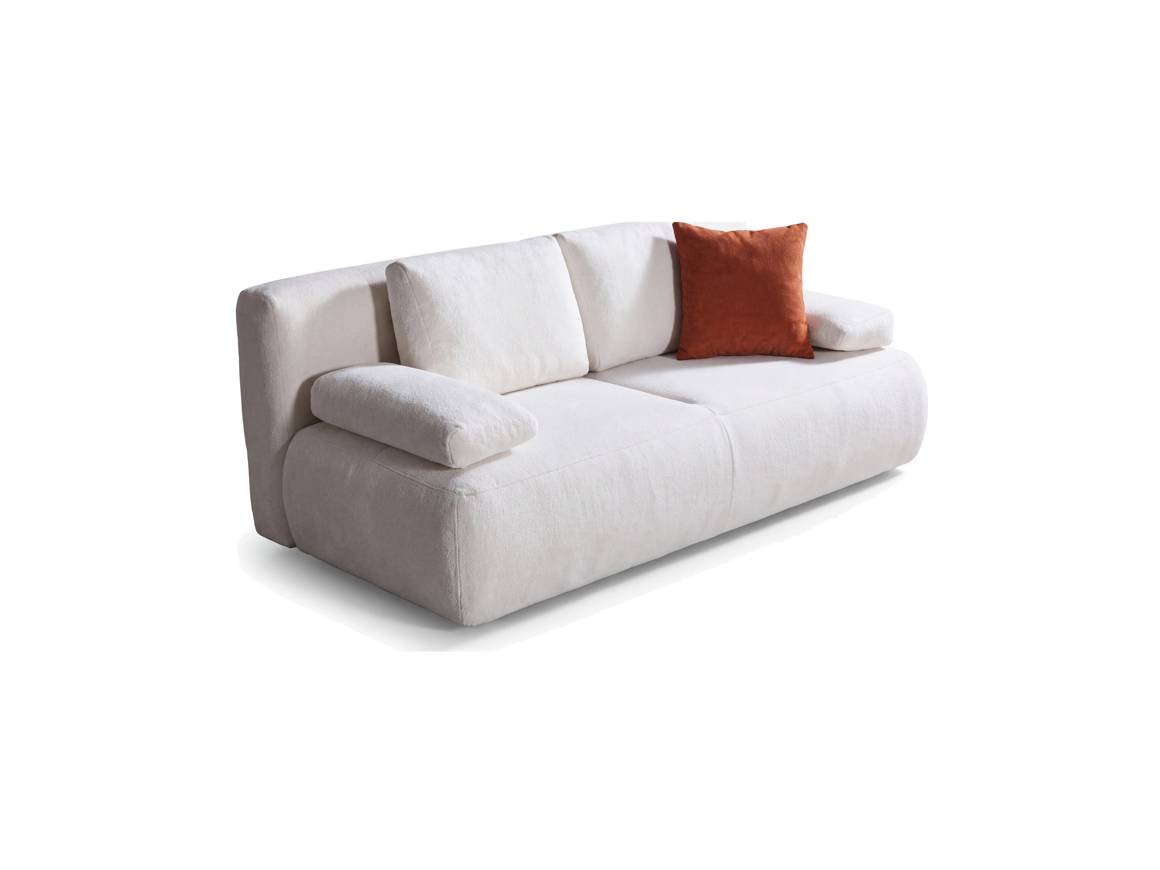Schlafsofa Reute – helles Sofa mit beigem Bezug, breiten Armlehnen und orangem Zierkissen