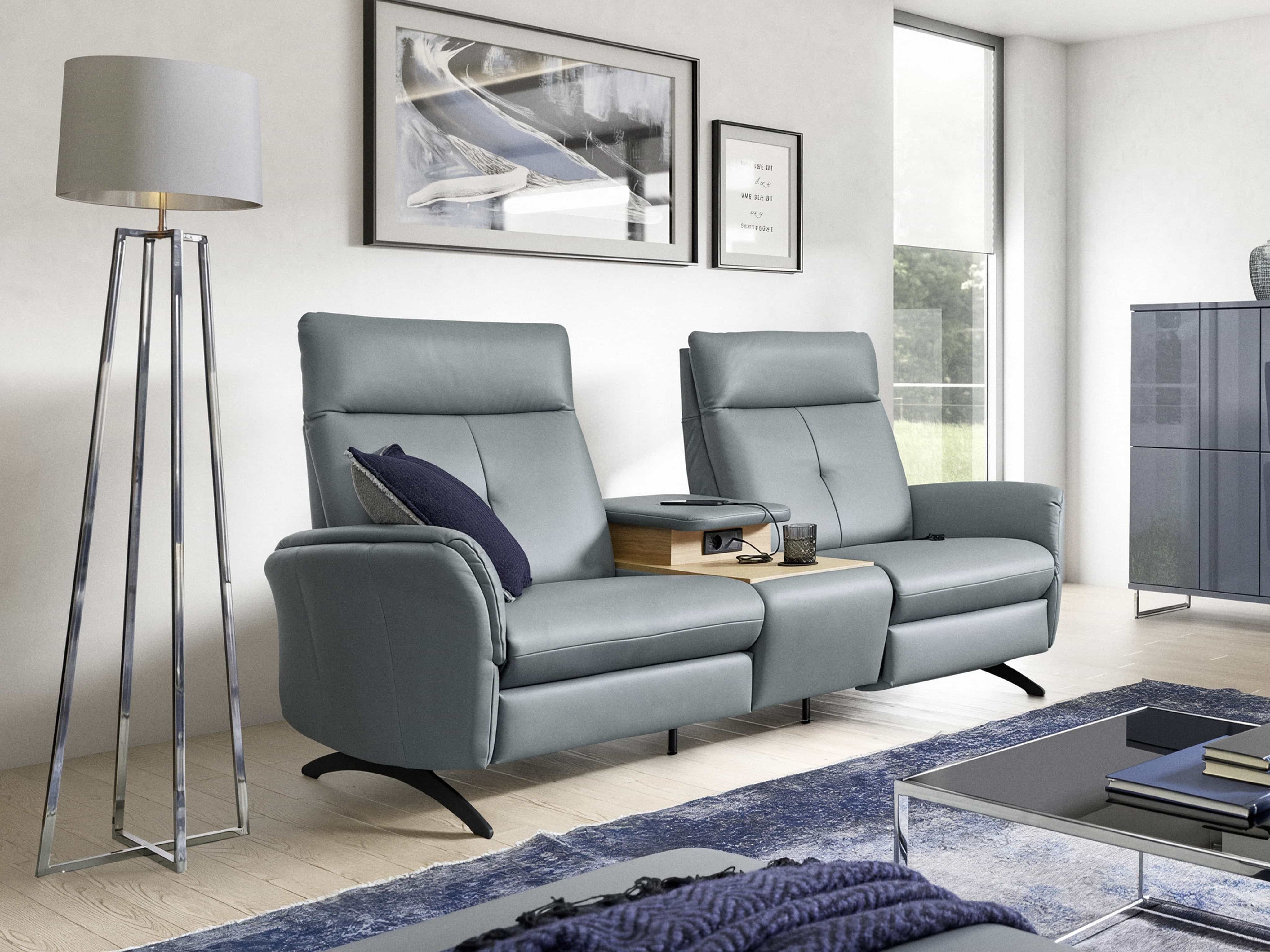 2-Sitzer-Sofa Kabs mit grauem Lederbezug, hoher Rückenlehne, Armlehnen und Mittelkonsole