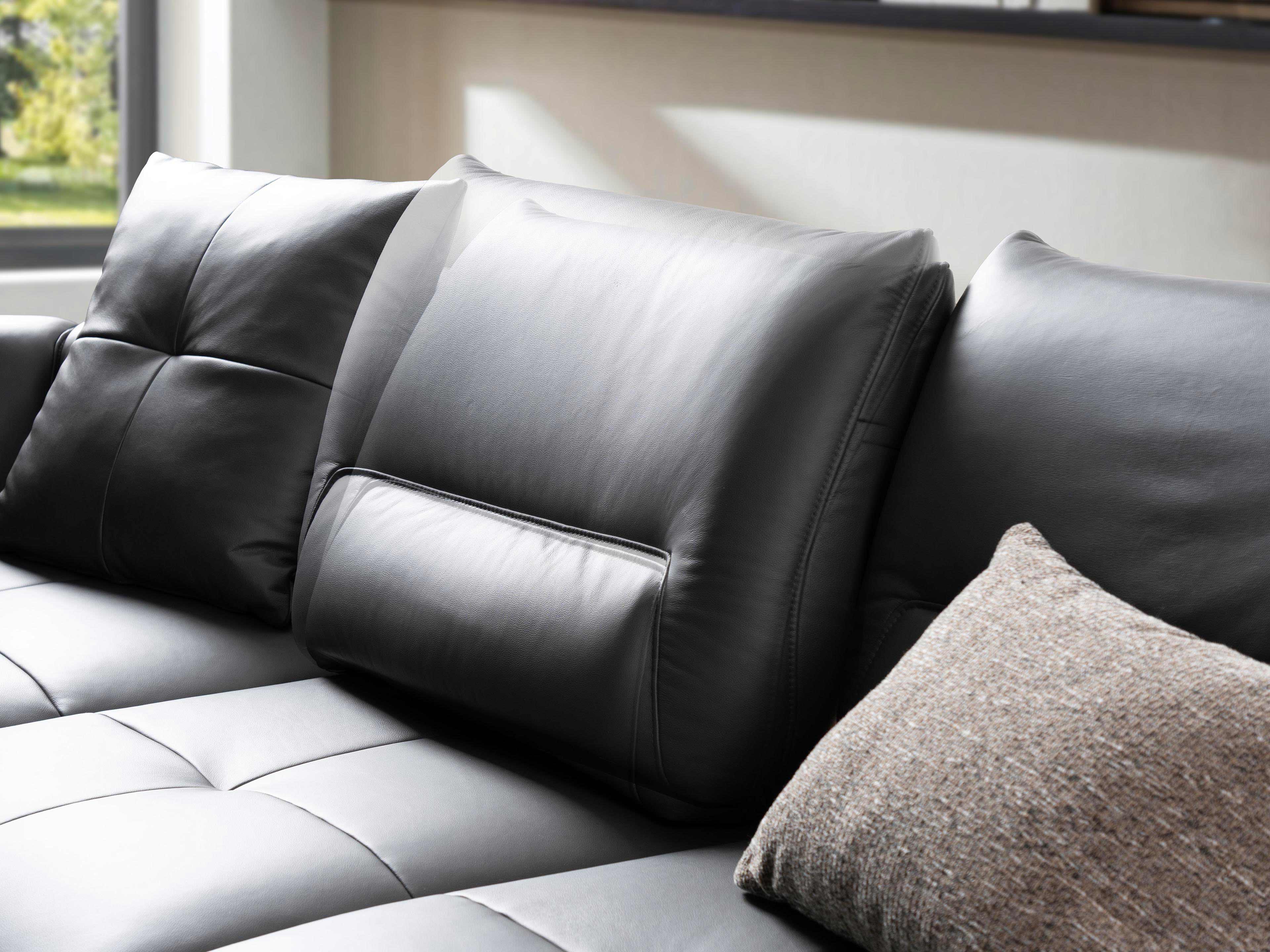 Ecksofa Kabs mit verstellbarer Rückenlehne aus schwarzem Leder und gesteppter Sitzfläche