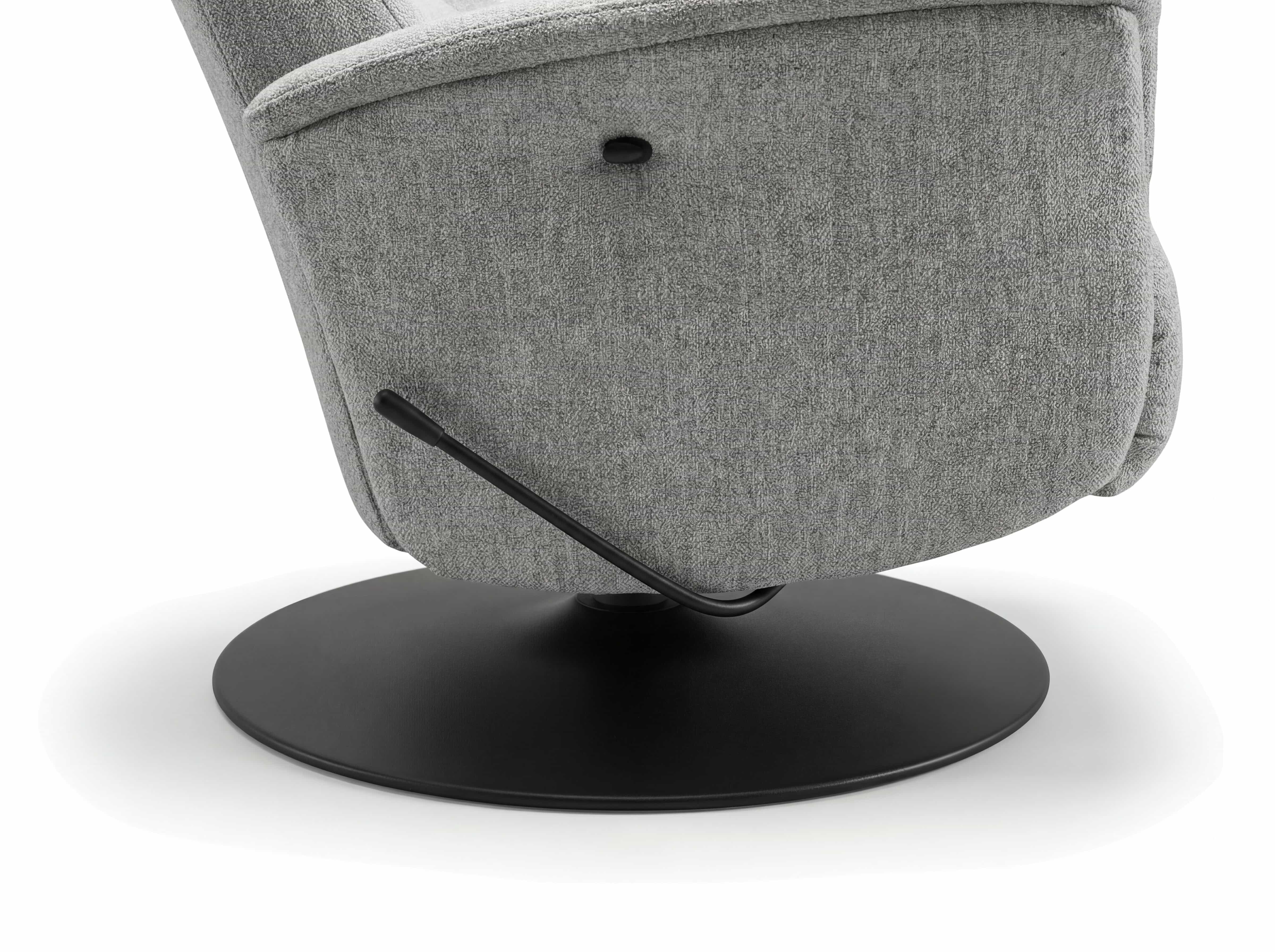Relaxsessel Kalisso – Detailansicht mit grauem Bezug und schwarzem Rundfuß aus Metall