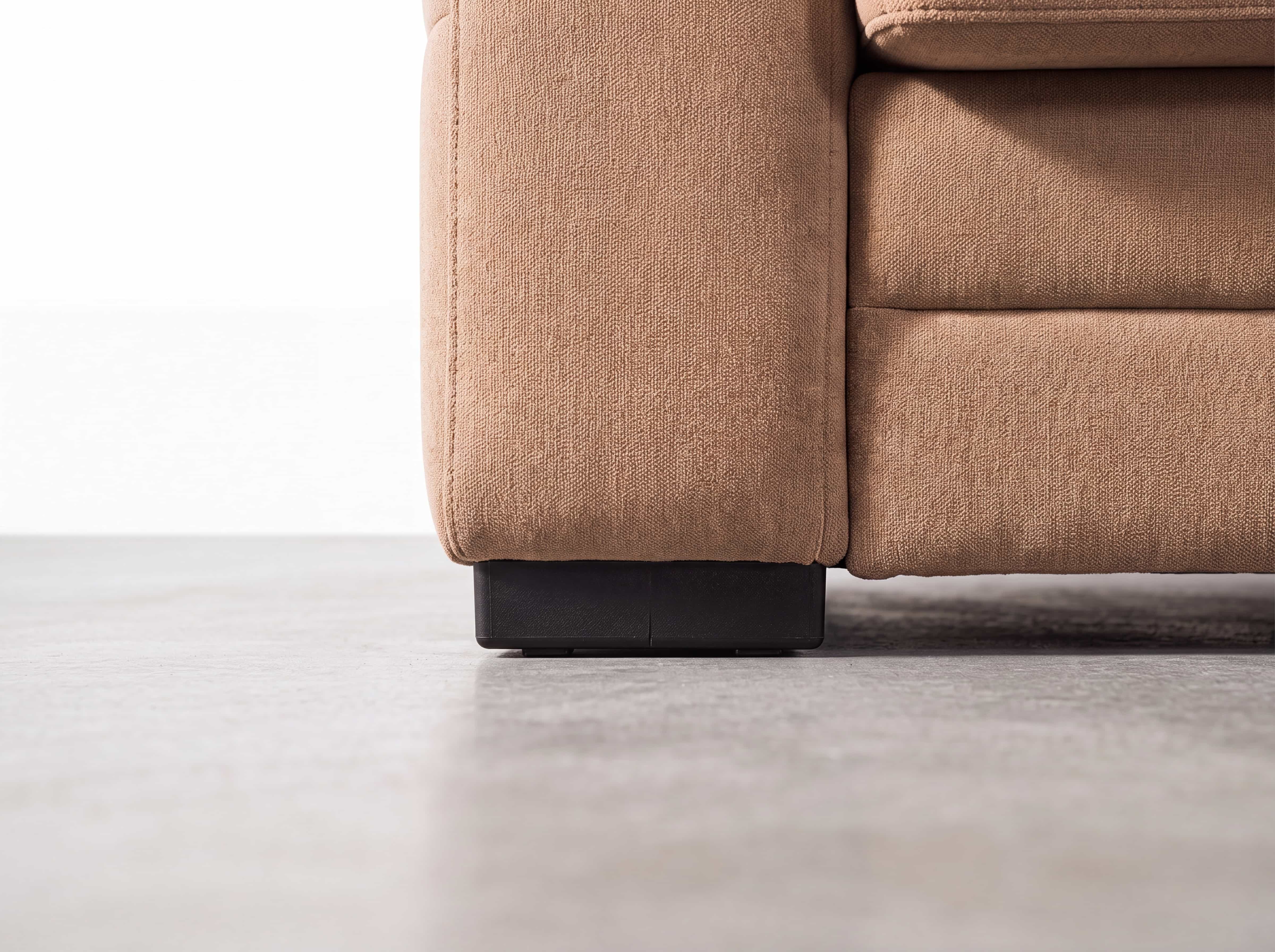 Ecksofa Kabs Polsterwelt mit braunem Stoffbezug und schwarzem, eckigem Fuß aus Kunststoff