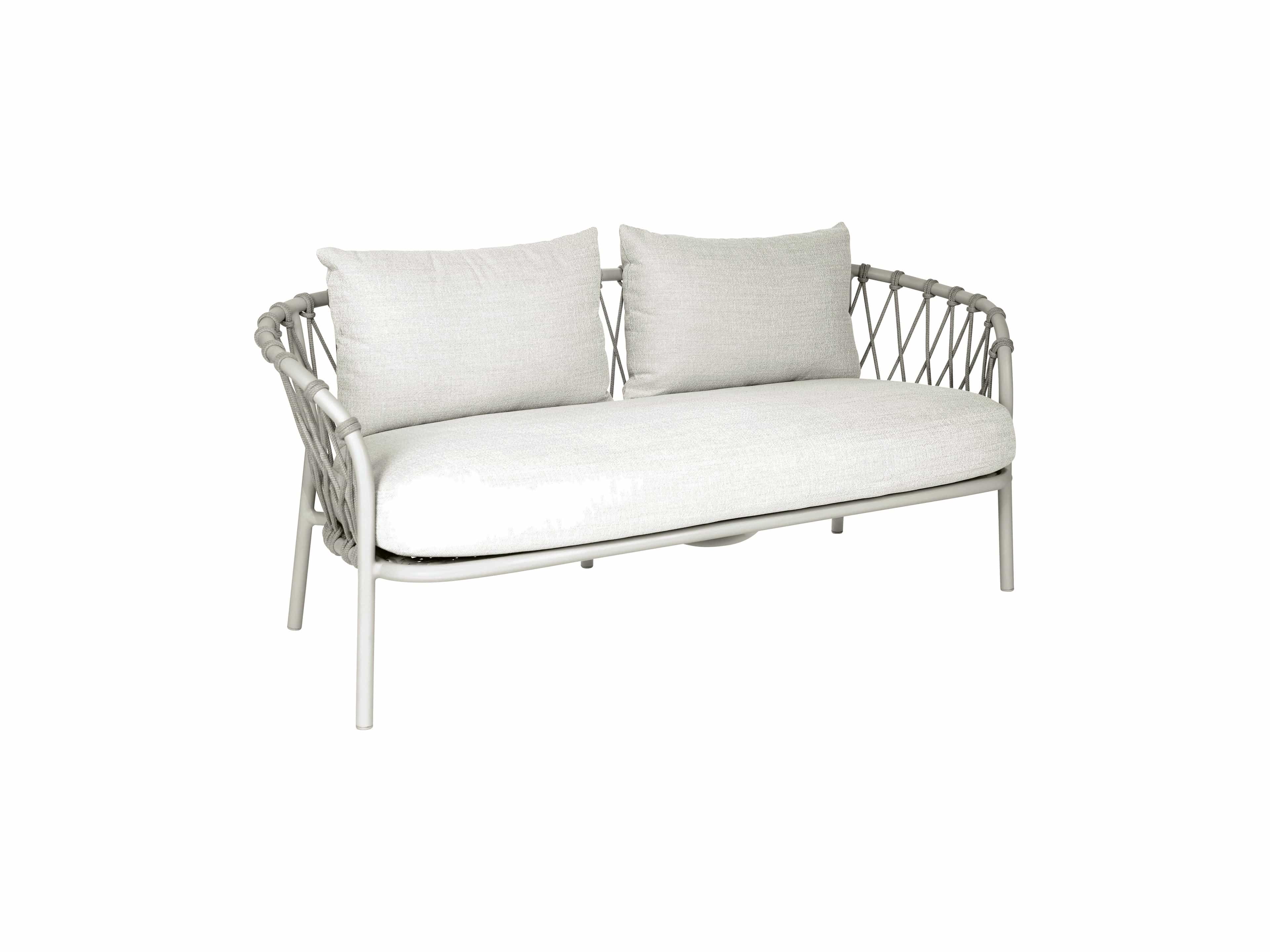 2-Sitzer Gartensofa mit hellem Stoffbezug, gepolsterter Sitzfläche und geflochtenem Gestell