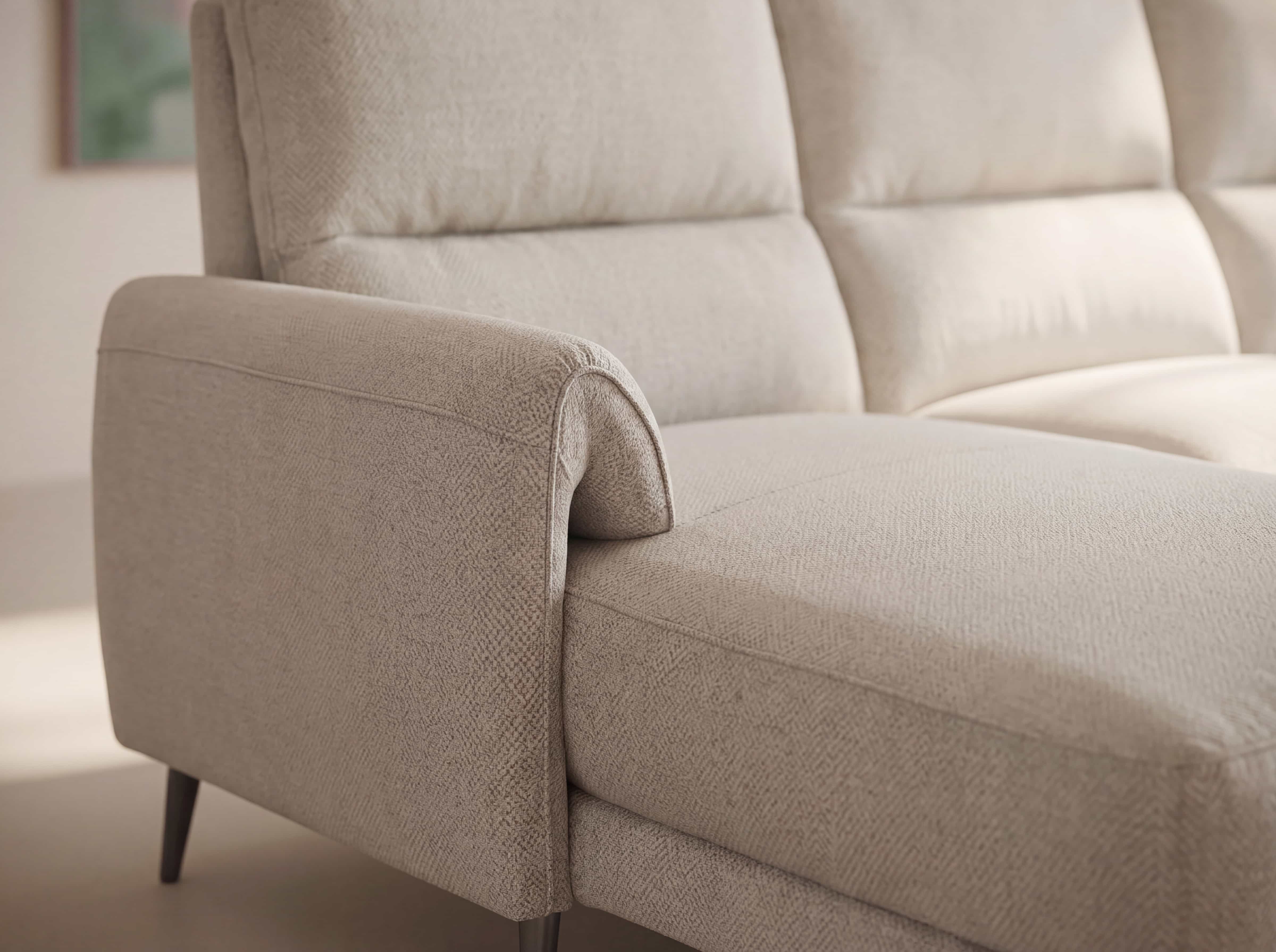 Ecksofa Kabs Polsterwelt mit beigem Stoffbezug, gepolsterte Rückenlehne und Armlehne, schwarze Füße