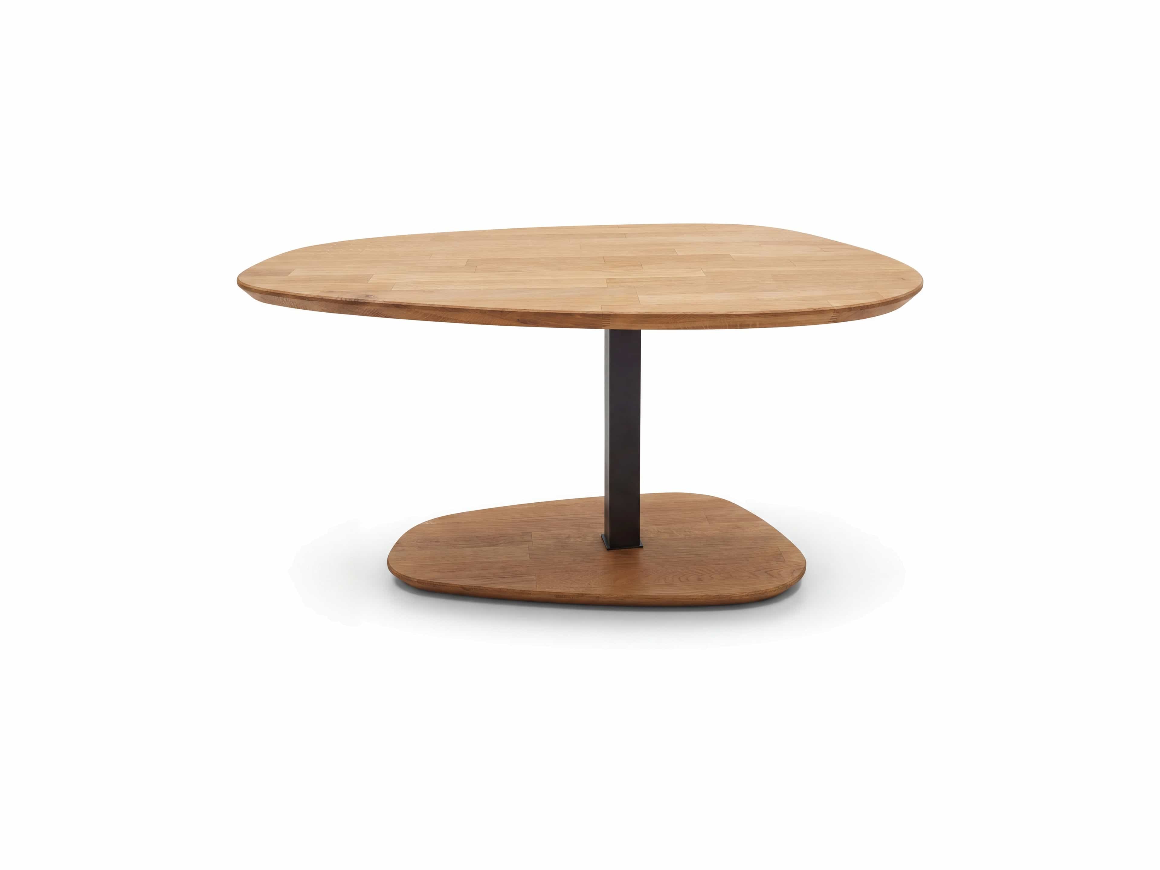 Couchtisch Lias mit organisch geformter Tischplatte aus Holz, Mittelfuß aus Metall, Holzfuß.