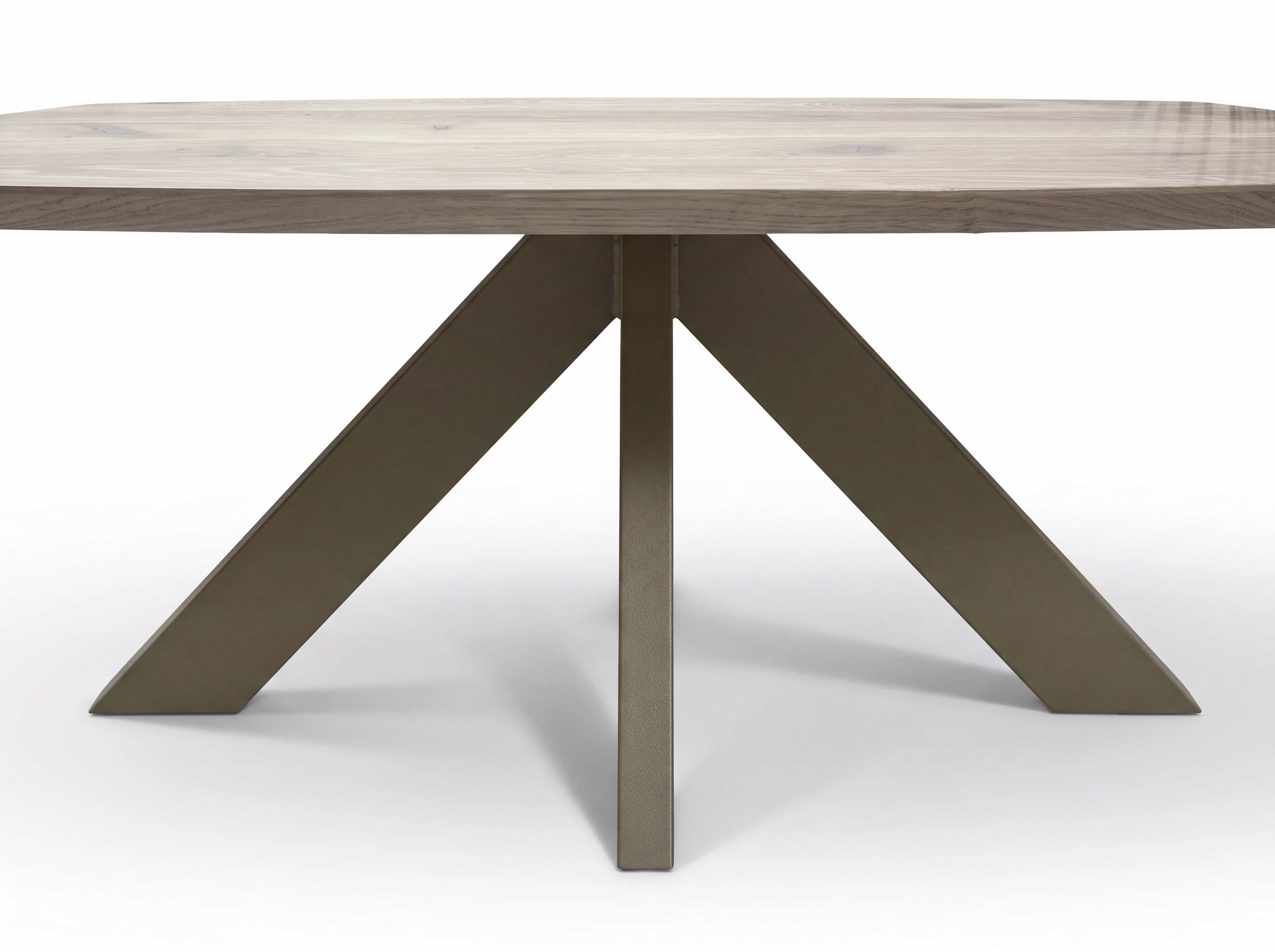 Couchtisch Syrma – helle Tischplatte mit sichtbarer Holzstruktur und Metallgestell in Kreuzform