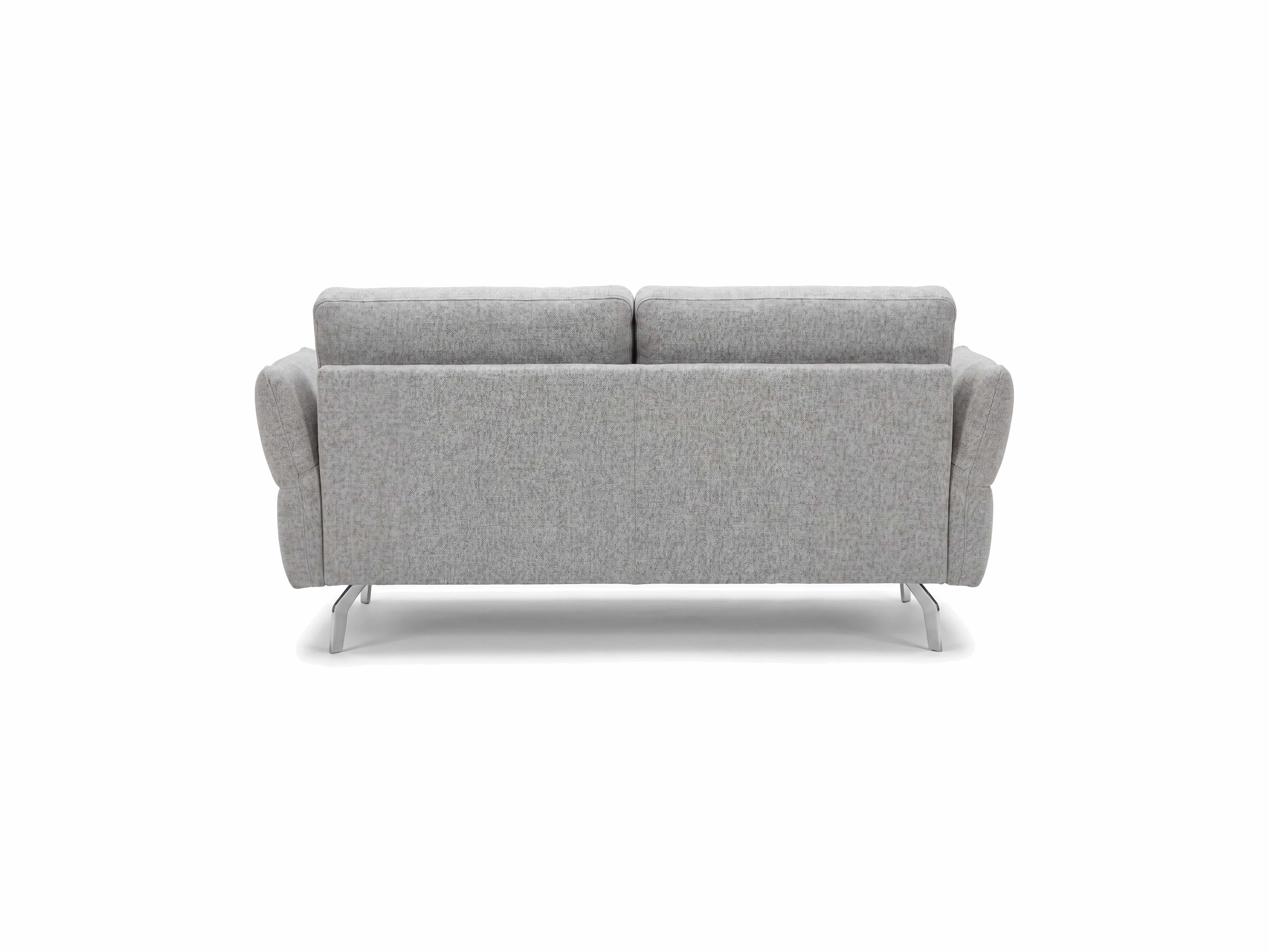 2-Sitzer Sofa Kabs mit grauem Stoffbezug, breiten Armlehnen und Metallfüßen in Rückansicht