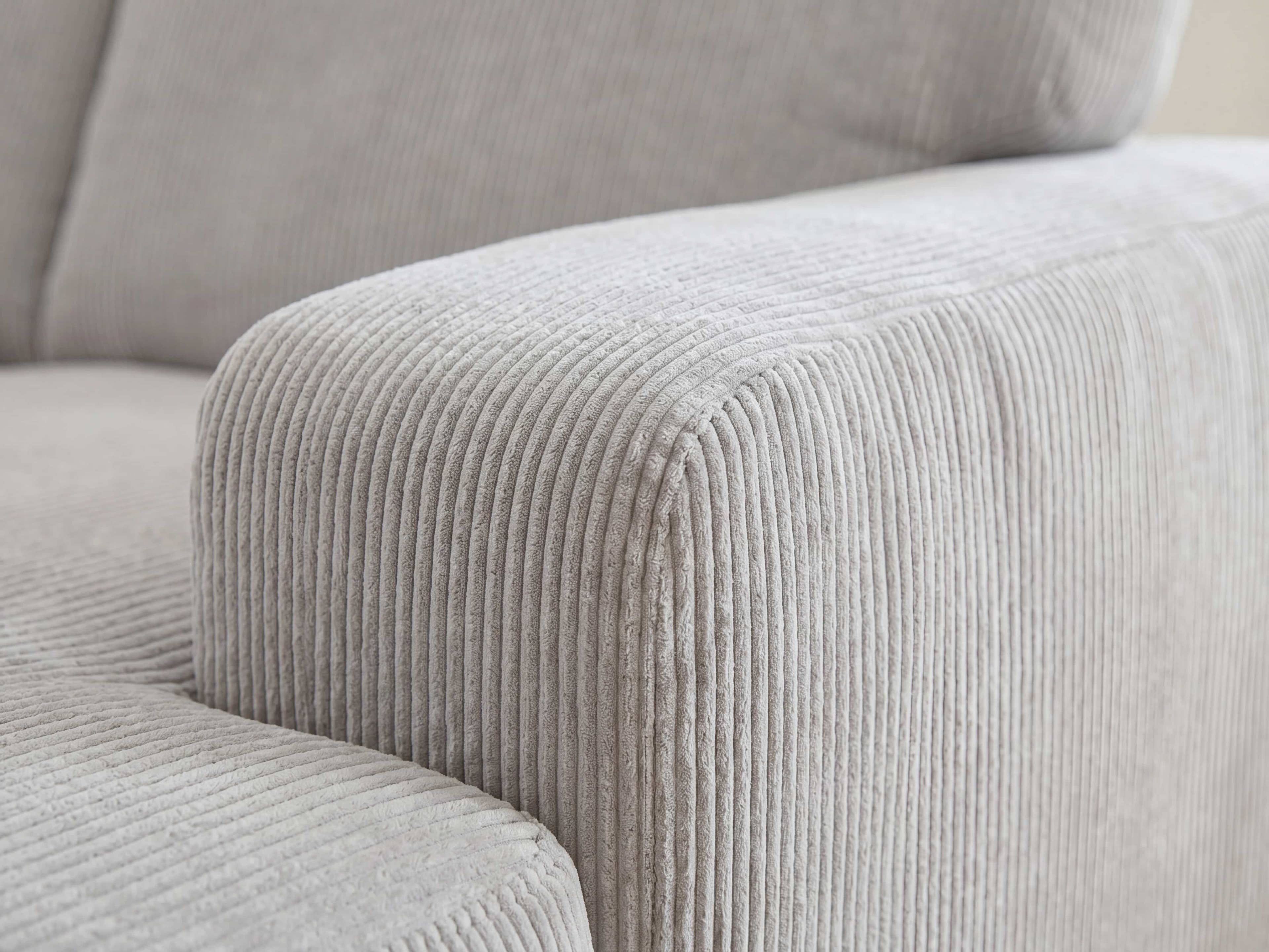 Ecksofa Luton mit breiter Armlehne, Bezug aus hellgrauem Cordstoff mit sichtbarer Rippenstruktur