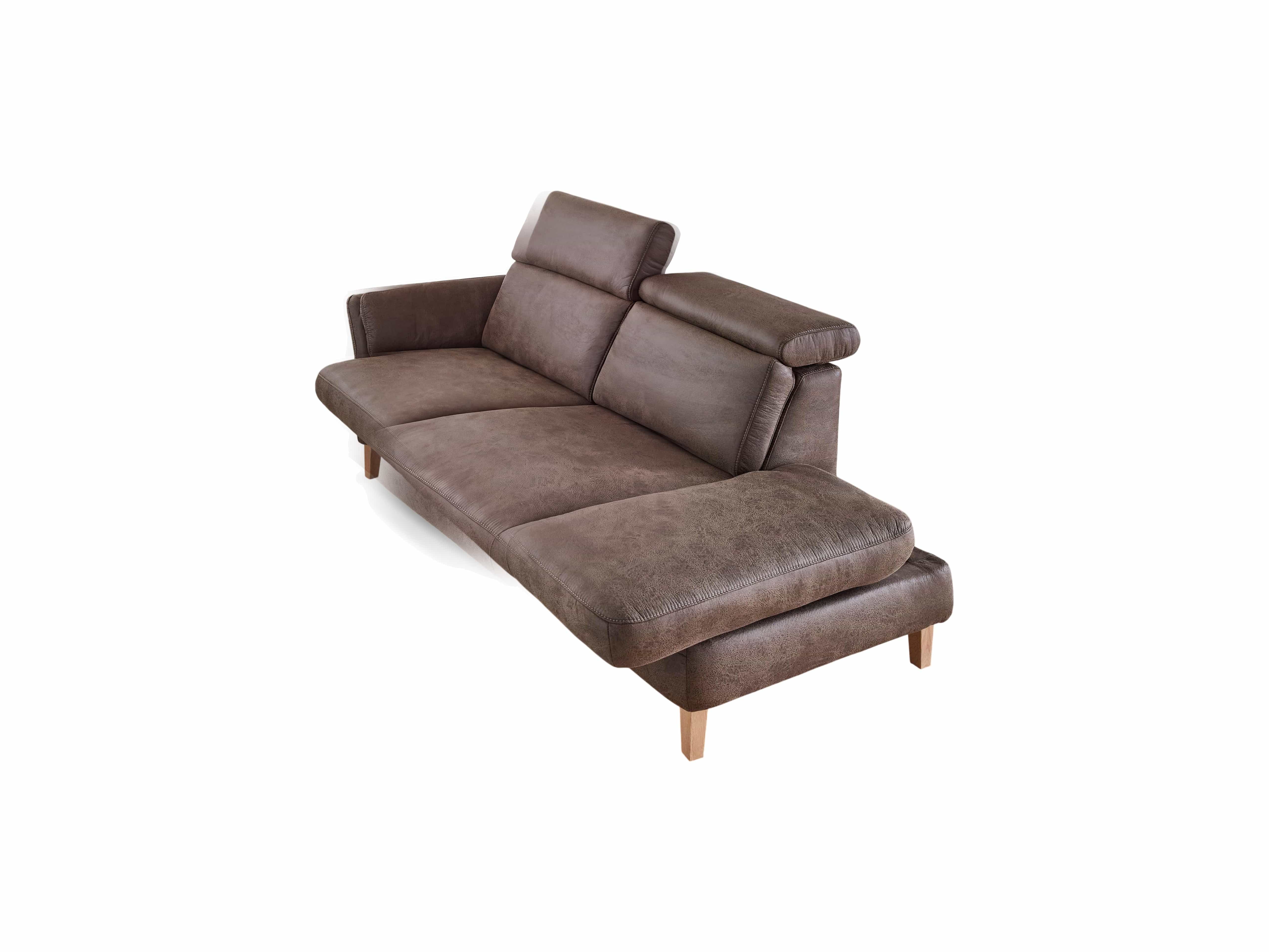 Ecksofa mit braunem Stoffbezug, gepolsterter Rückenlehne, Armlehnen und holzfarbenen Füßen