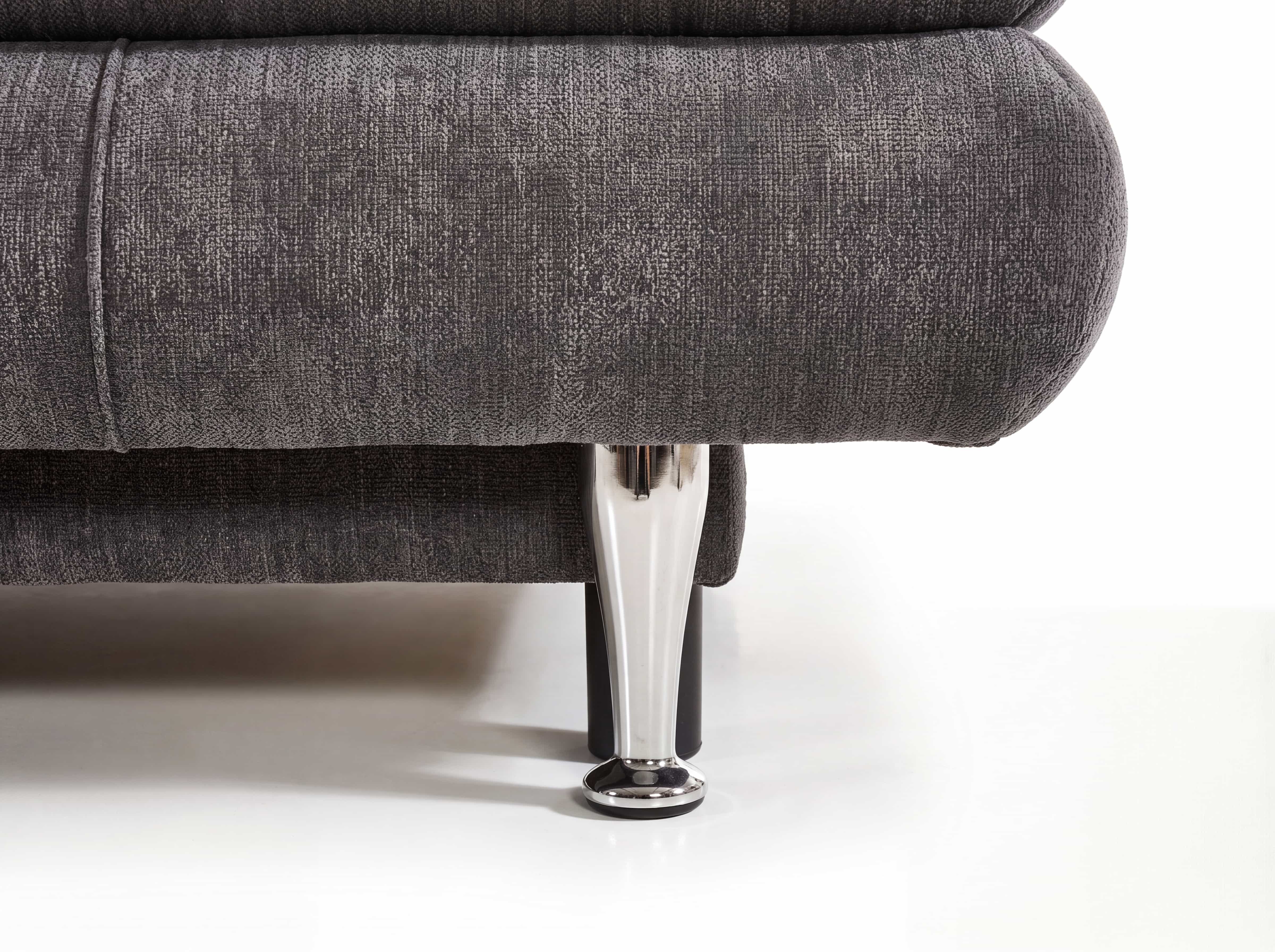 Schlafsofa Silvretta – Detailansicht des dunkelgrauen Bezugs mit silberfarbenem Metallfuß