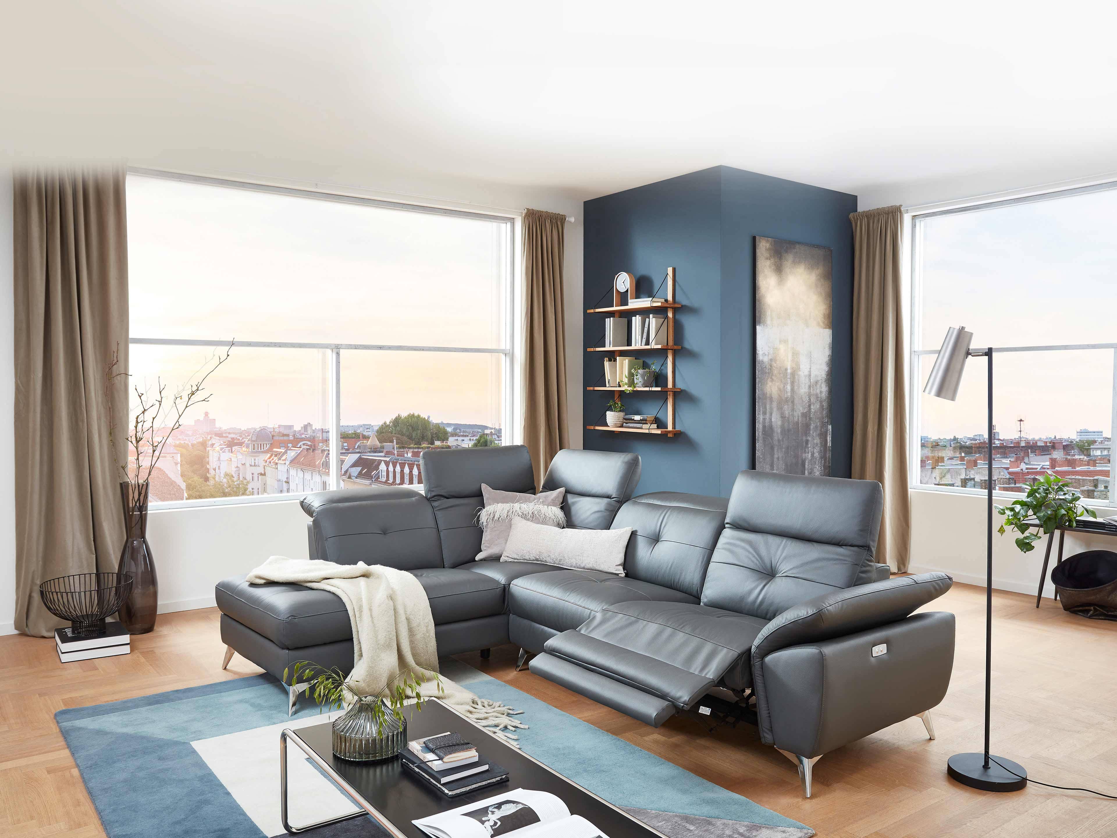 Ecksofa Kabs mit grauem Lederbezug, verstellbaren Kopfstützen, Armlehnen und Metallfüßen