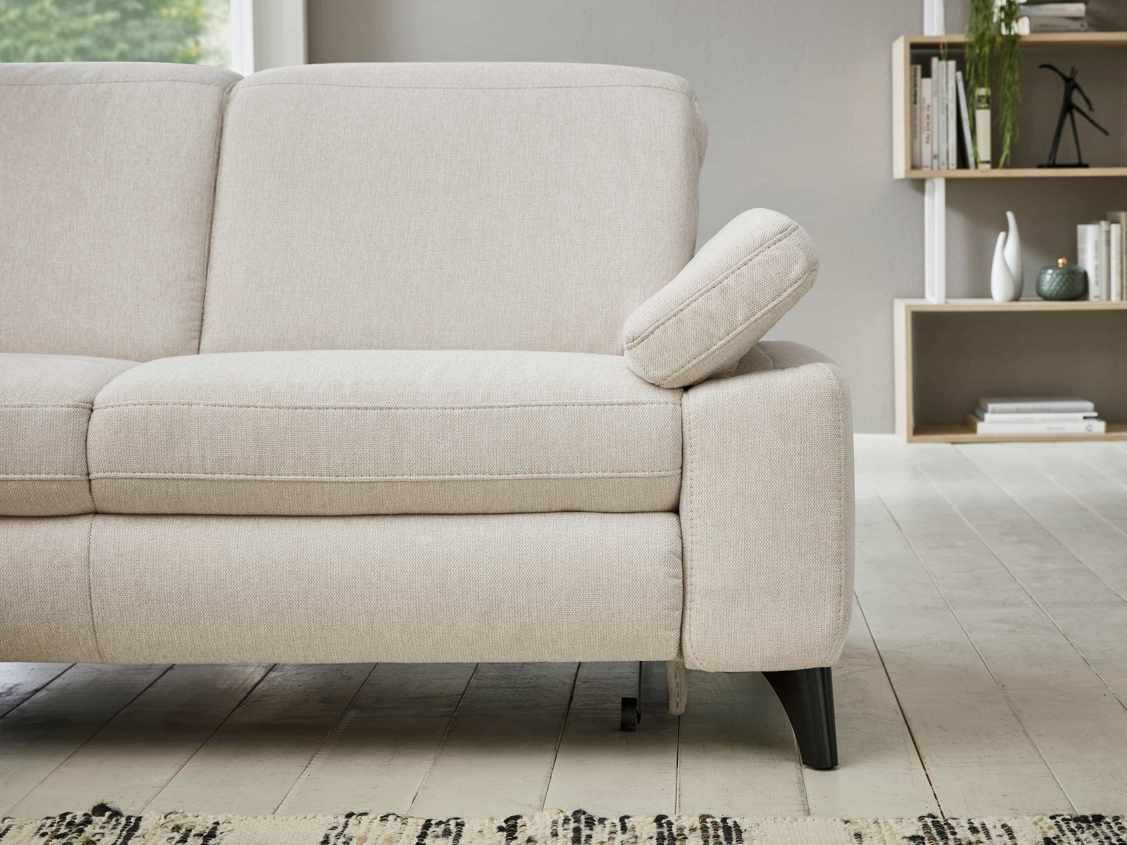 Ecksofa Parula B – beiger Bezug, gerade Linienführung, Armlehne, schwarze Füße