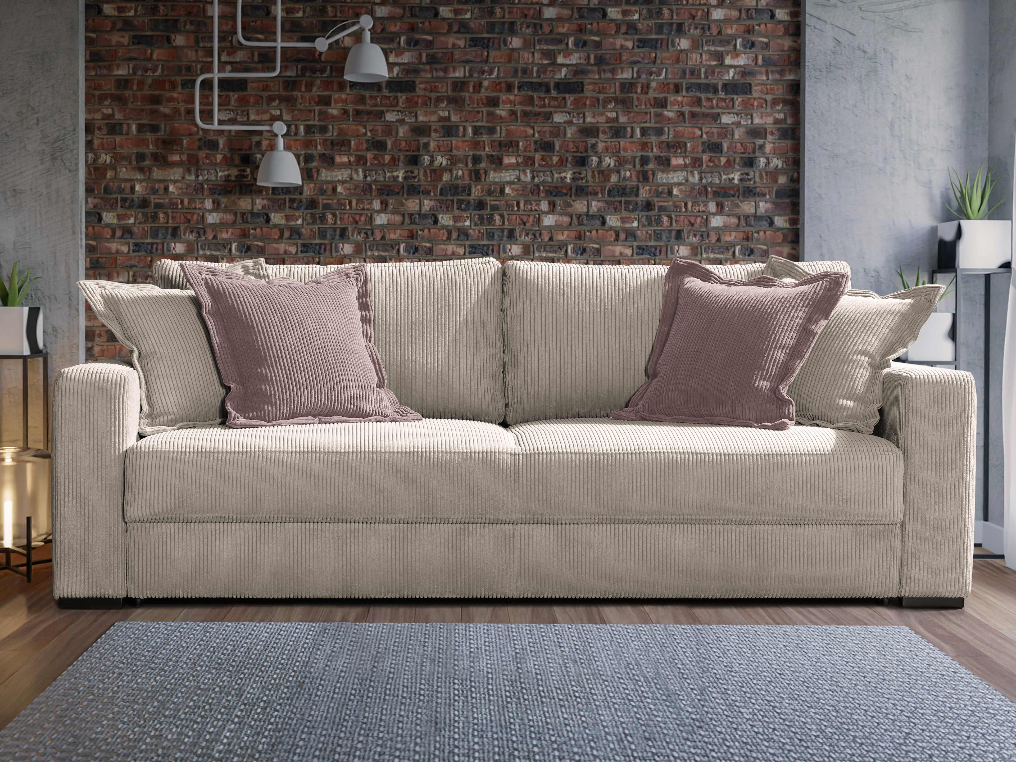 3-Sitzer-Sofa Kabs mit Armlehnen, hellbeiger Cordstoff, gerade Form, vier große Kissen, Frontansicht