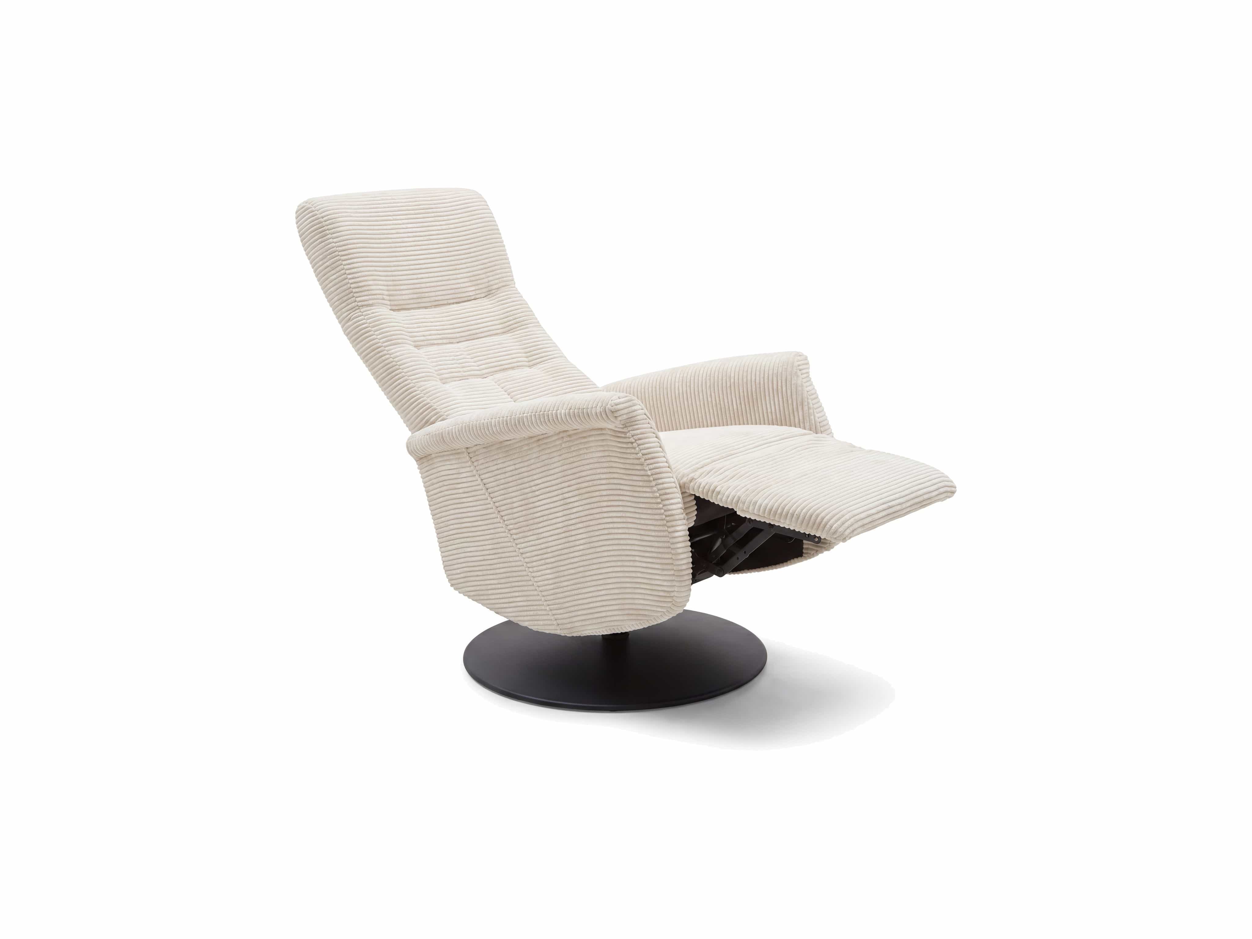 Relaxsessel in Beige mit breiten Armlehnen, gestepptem Cordbezug und schwarzem Drehtellerfuß