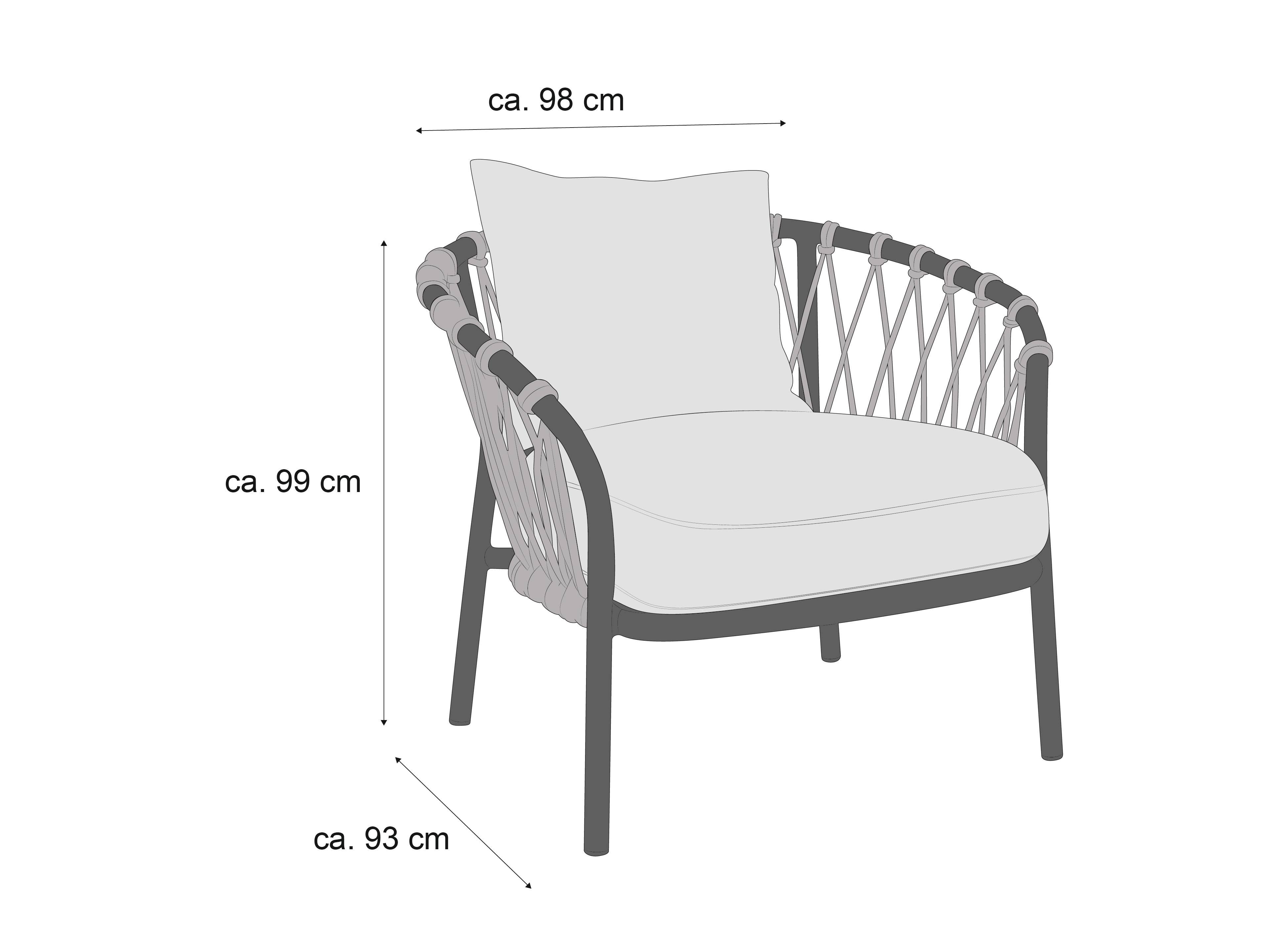 Lounge-Sessel mit rundem Gestell, heller Polsterung, Kissen und geflochtener Rückenlehne.