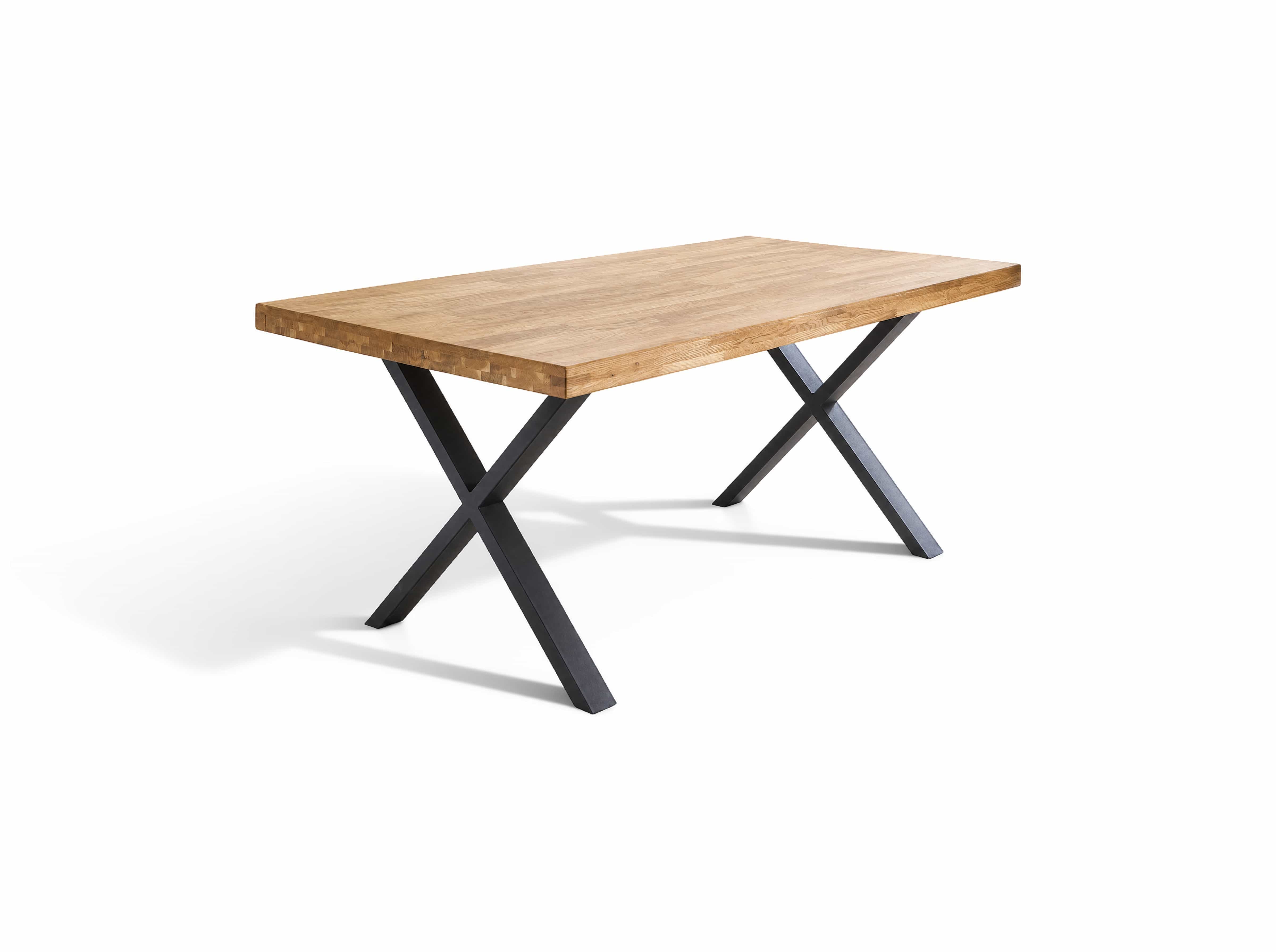 Esstisch Kabs mit rechteckiger Holzplatte und X-förmigem schwarzen Metallgestell, natürliche Optik