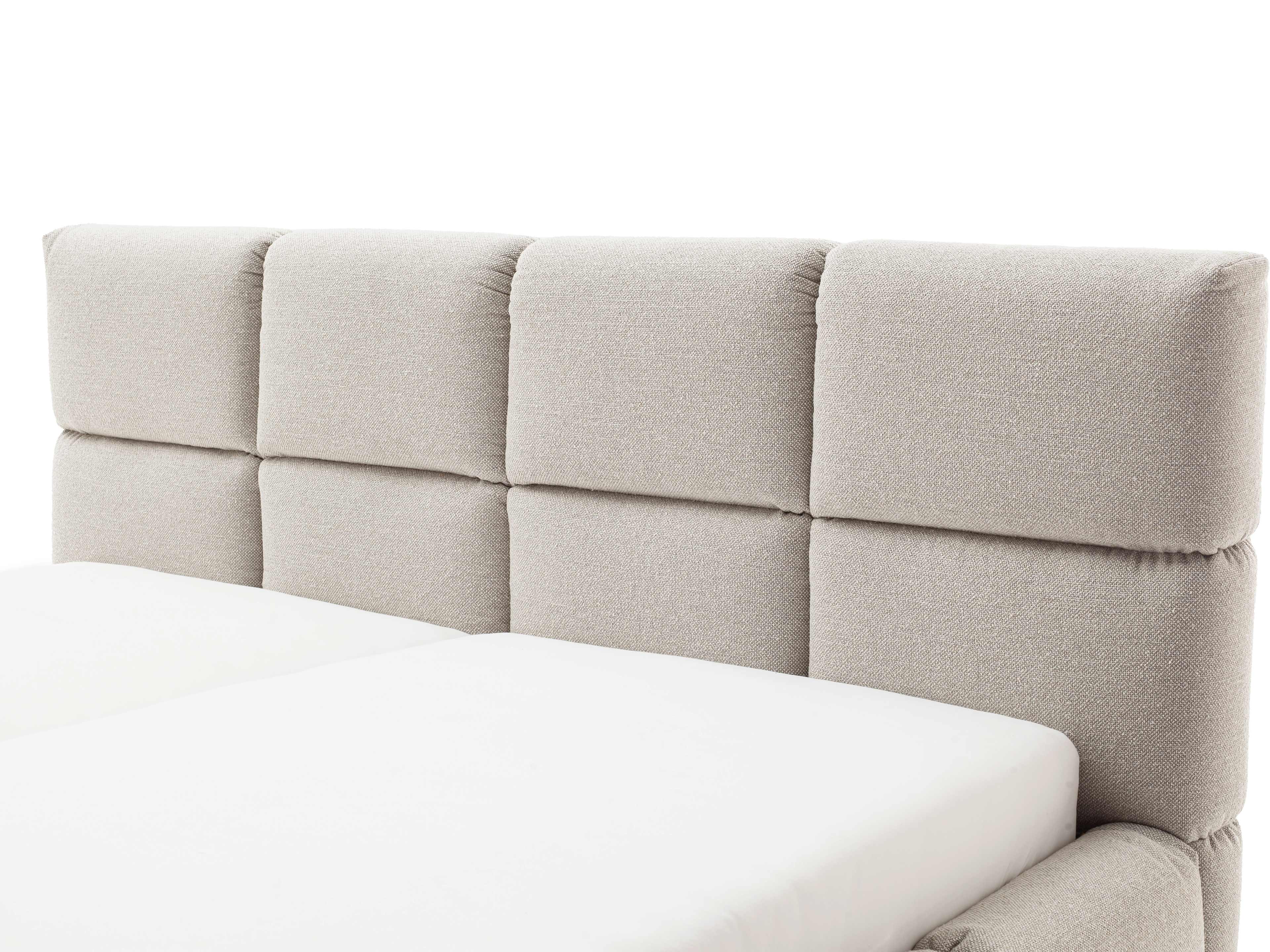 Boxspringbett Kabs mit gestepptem, gepolstertem Kopfteil aus beigem Stoff in rechteckiger Form